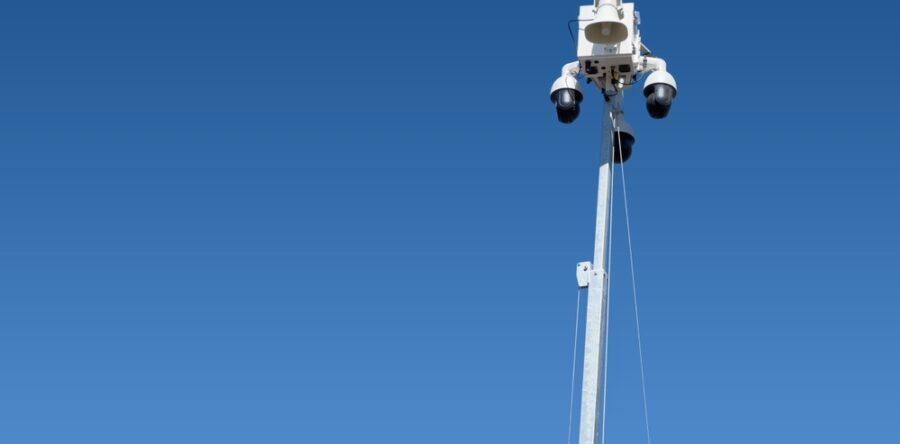 Czy mobilne wieże monitorujące zastąpią tradycyjną ochronę?